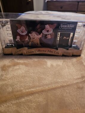 Disney Snow White 35mm Collector Film Cels‎ Display - Brown/Beige🧡🩷